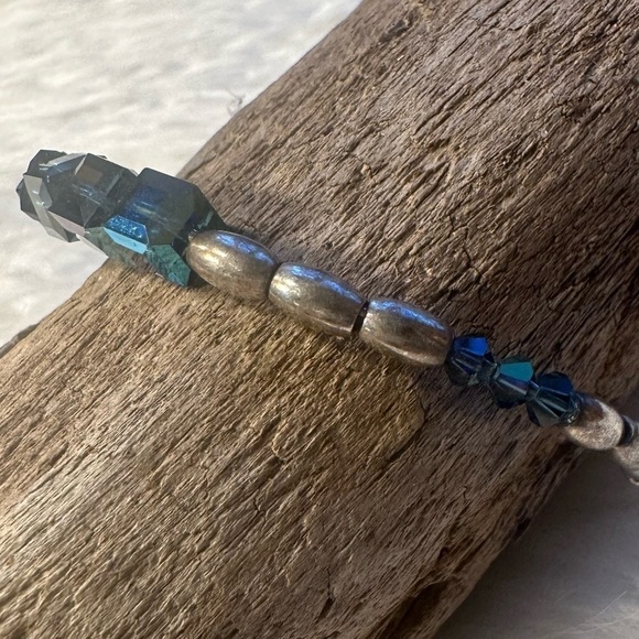 Alex & Ani Women’s Bracelet Swarovski Crystals and Silver Beads Adjustable - Picture 4 of 4